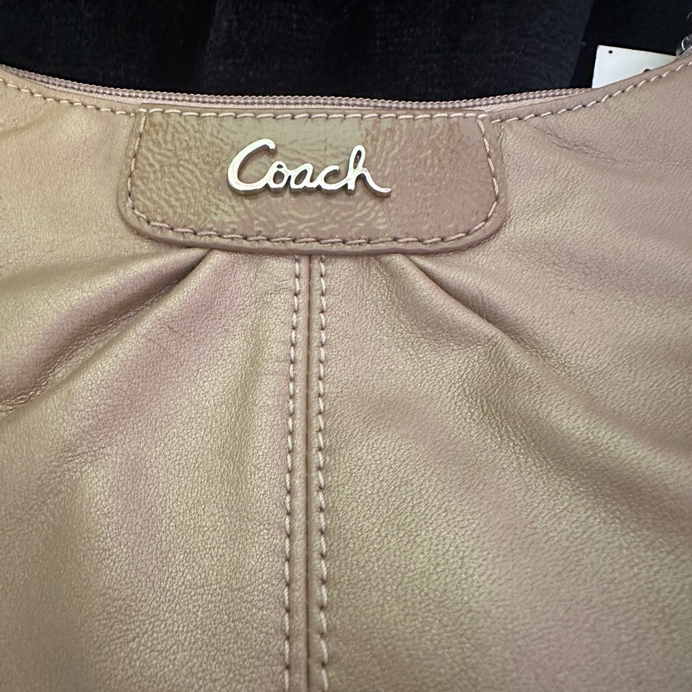 Coach NWT - Picture 2 of 4